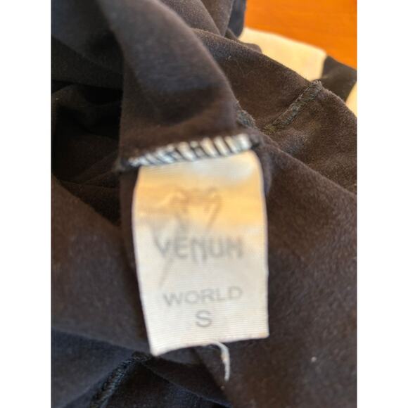 Venum Gladiator Mens Tee Size Small Black Gold Universal Fight Wear Short Sleeve - Picture 6 of 8